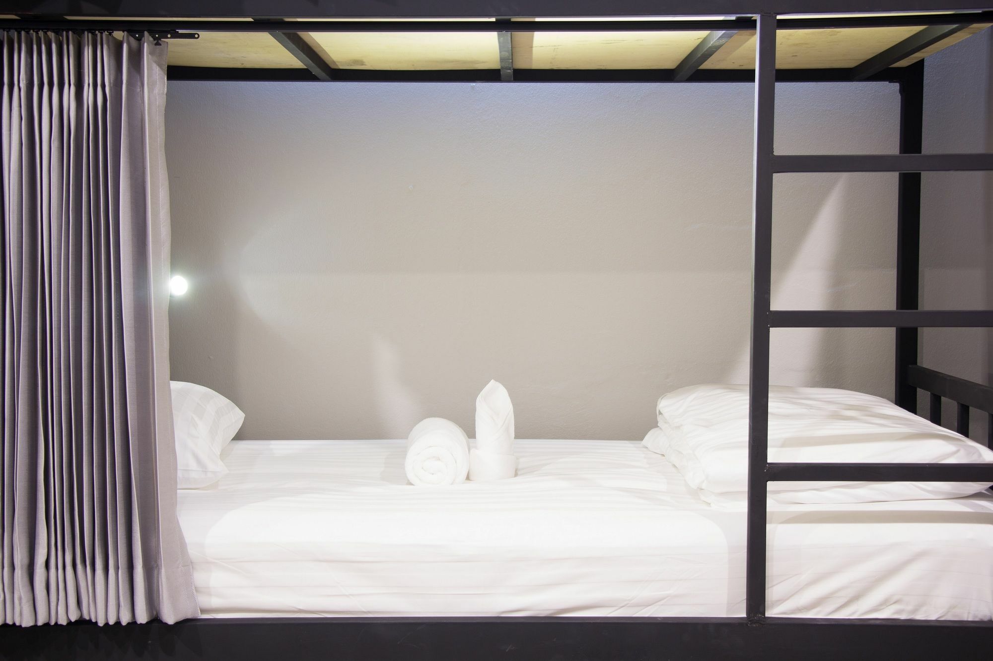 Zen Hostel Chiangmai Chiang Mai Esterno foto
